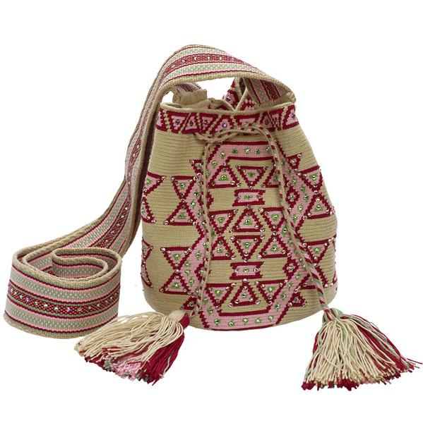 M - Marüliünaya Wayuu